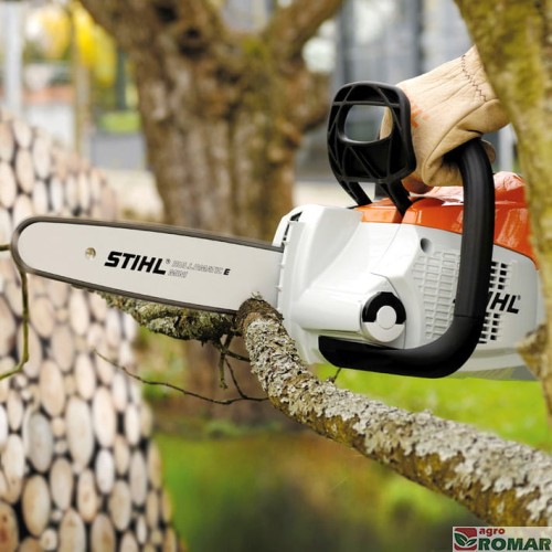 Cięcie gałęzi pilarką akumulatorową STIHL MSA 160 C-B