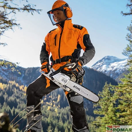 Praca profesjonalna pilarka spalinową STIHL MS 261 C-M z prowadnicą LIGHT 04 i łańcuchem RS PRO