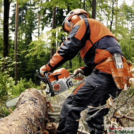 Cięcie kłody pilarką spalinową STIHL MS 362.