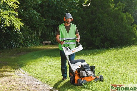 Kosiarka spalinowa z napędem Vario STIHL RM 756 YC 54cm / Hydrostat / Sprzęgło noża / Kawasaki 3,9 KM