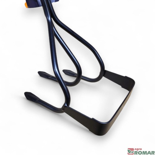 Kultywator z motyką QuikFit Fiskars.jpg