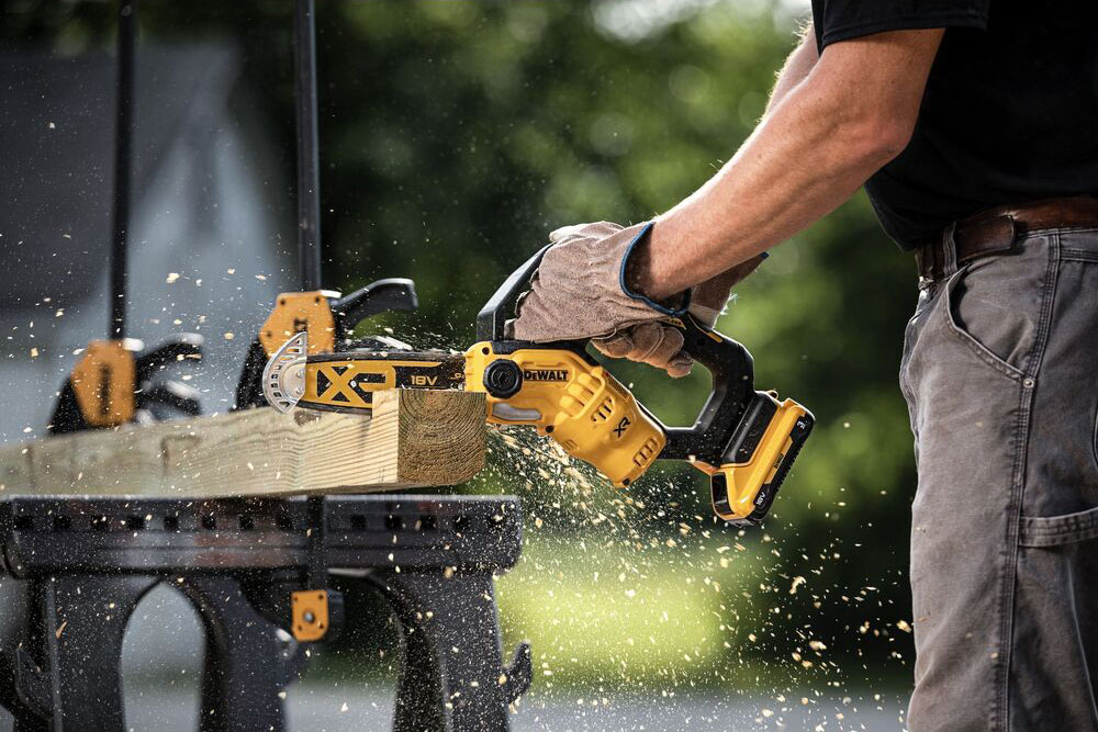 Mini pilarka (20 cm) 18V XR DeWalt (bez akumulatora i ładowarki)