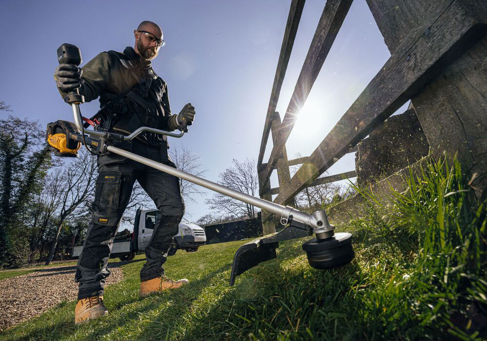 Podkaszarka z podwójnym uchwytem 54V XR FLEXVOLT 42cm DeWalt (bez akumulatora i ładowarki)