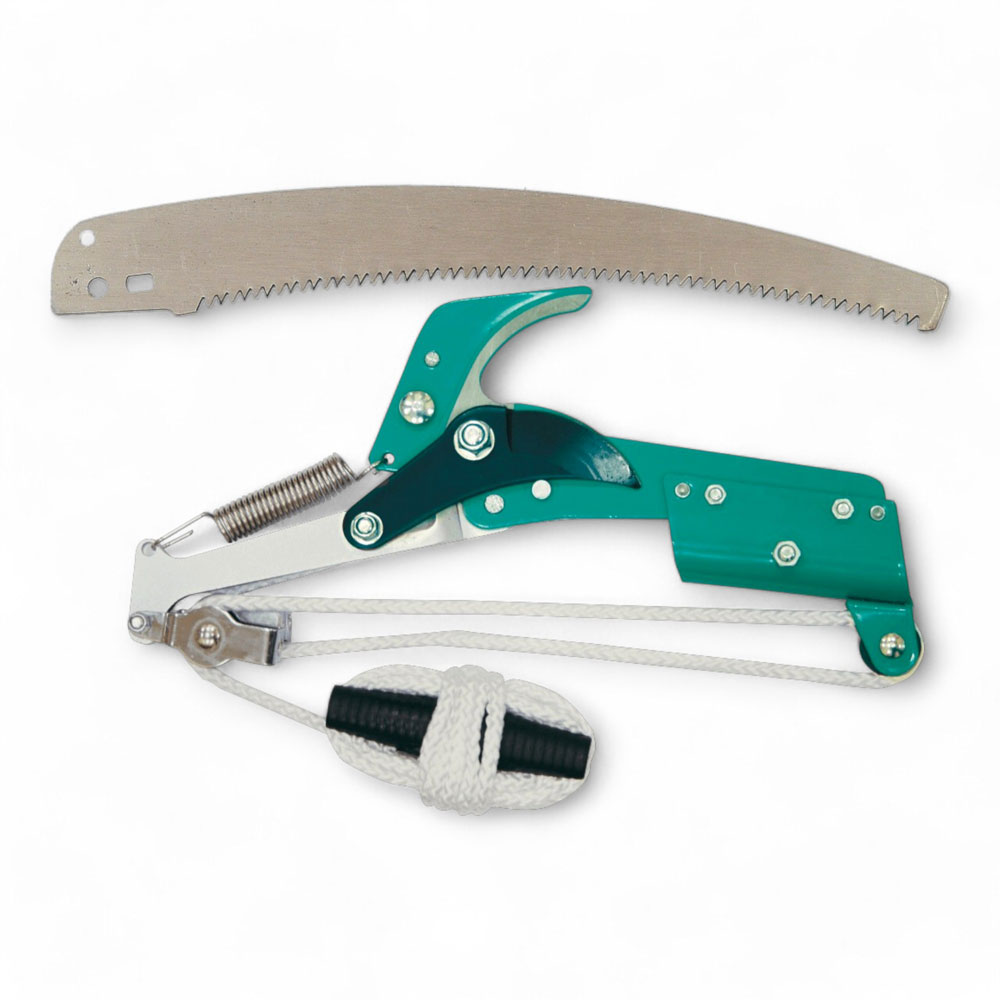 Sekator gąsienicowy z piłą Greenmill zamontowany na trzonku teleskopowym