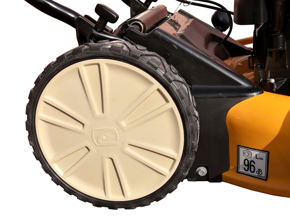 Duże tylne koło kosiarki Cub Cadet