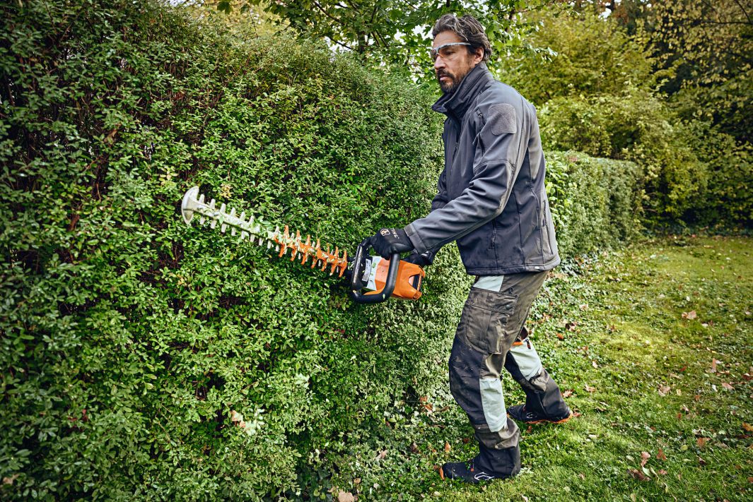 Nożyce akumulatorowe do żywopłotu HSA 100 STIHL (bez akumulatora i ładowarki)